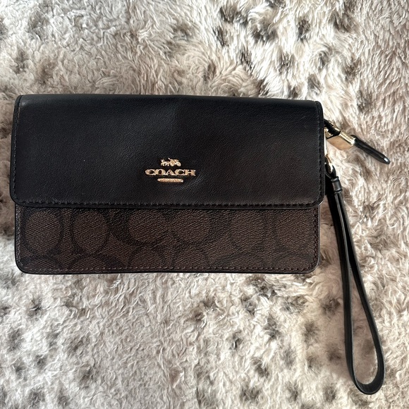 Coach Wristlet - Picture 1 of 5